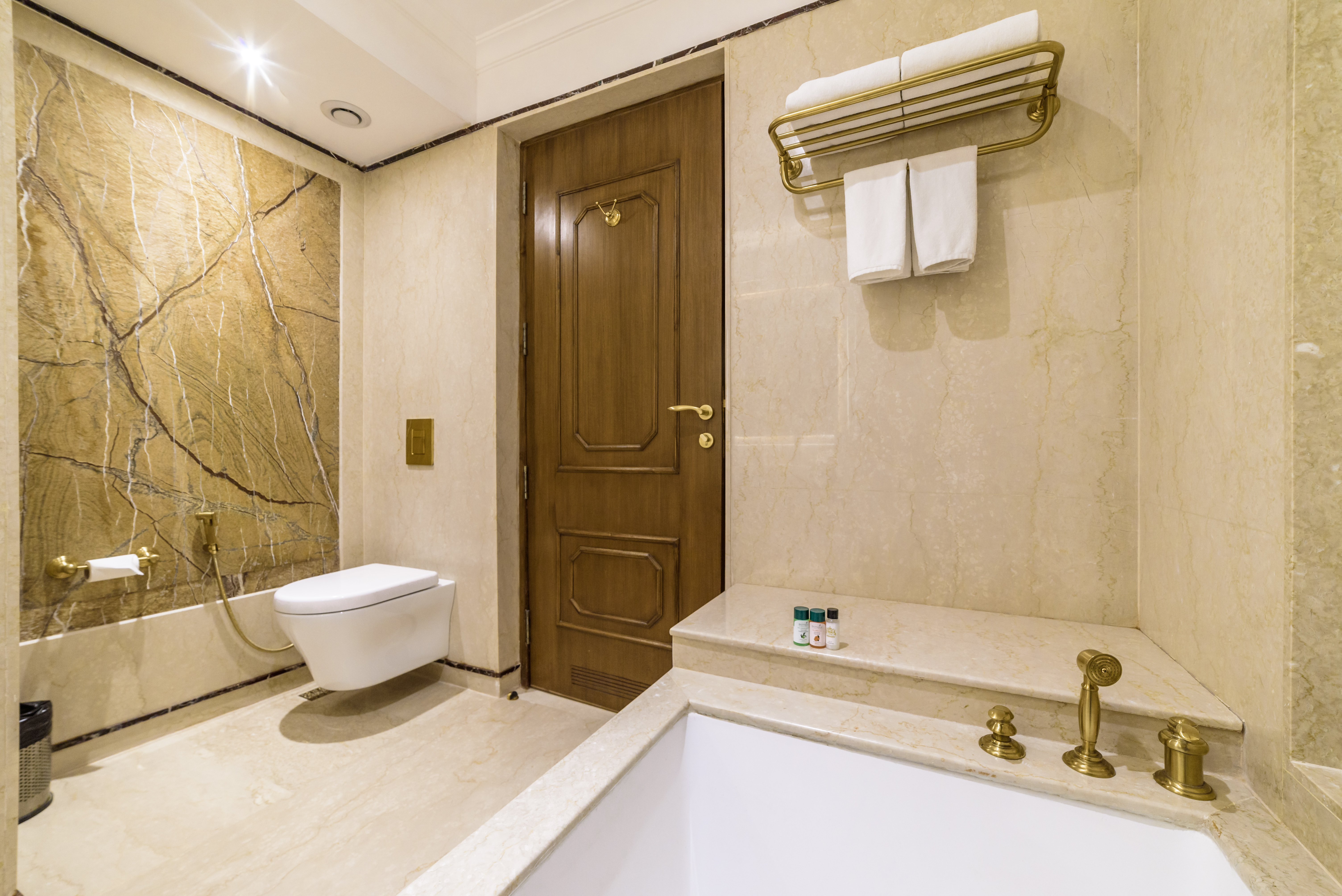 Amantaka Experiences